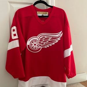 Detroit red wings jersey number 8 Fischer